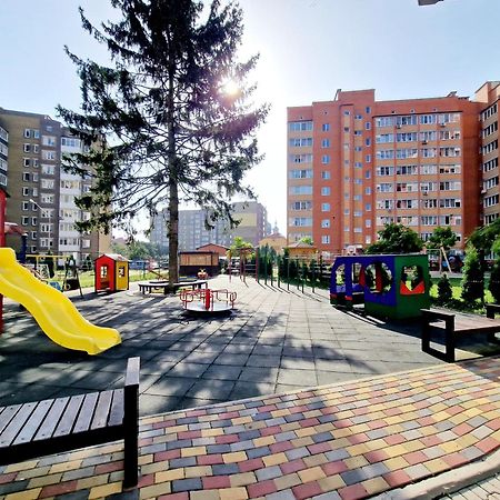 Apartament On Chornovola, 40 Жк "Варварівка" Lutsʼk Екстериор снимка
