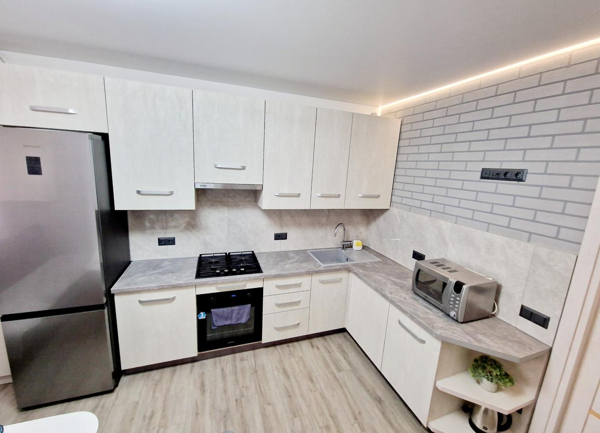 Apartament On Chornovola, 40 Жк "Варварівка" Lutsʼk Екстериор снимка